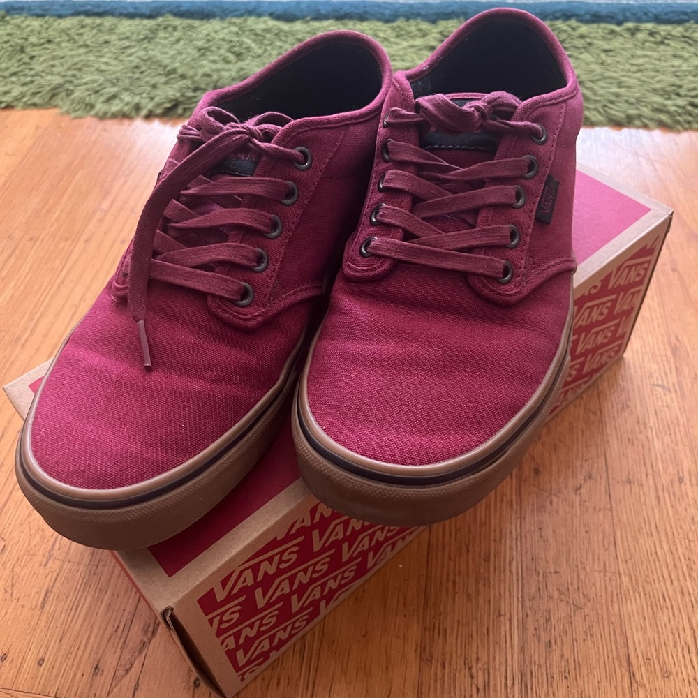 Vans 9.5 maroon gum sole